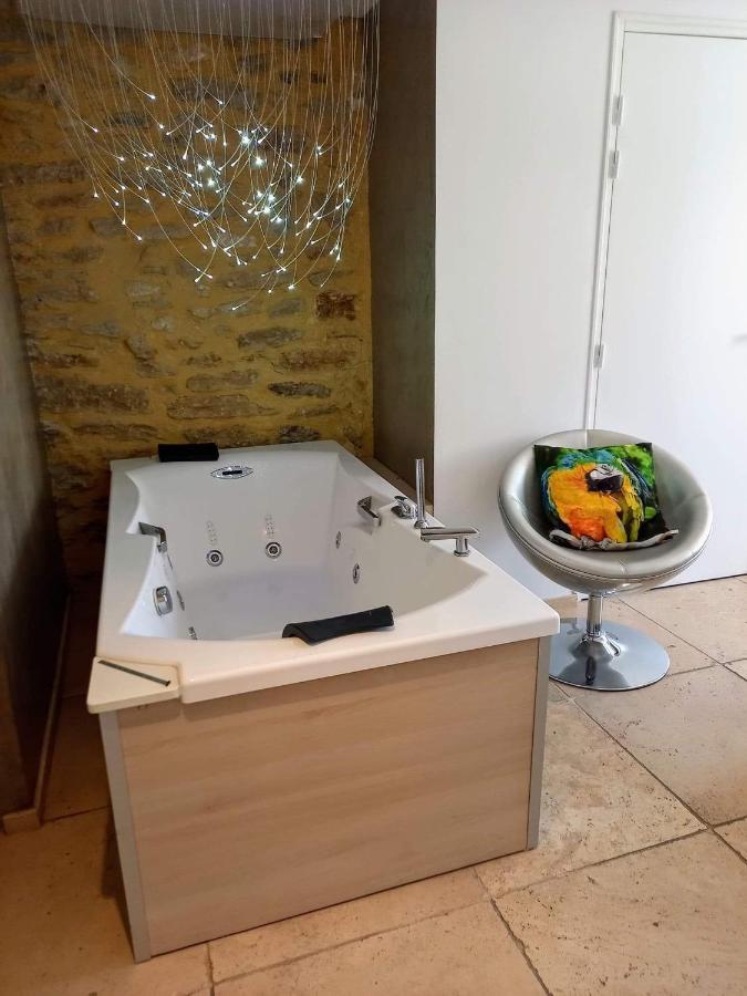 Les Chambres Du Vieux Bistrot Cabrieres-d'Avignon Bagian luar foto