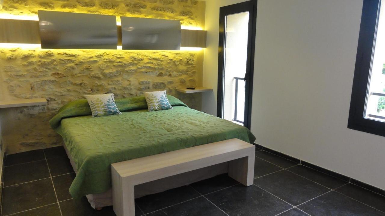 Les Chambres Du Vieux Bistrot Cabrieres-d'Avignon Bagian luar foto