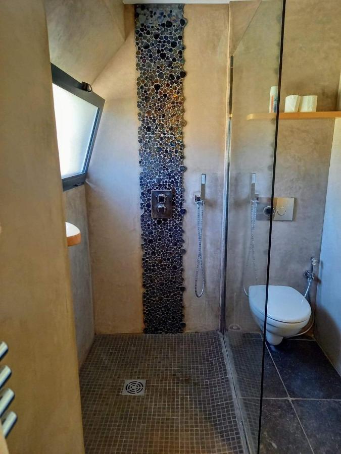 Les Chambres Du Vieux Bistrot Cabrieres-d'Avignon Bagian luar foto