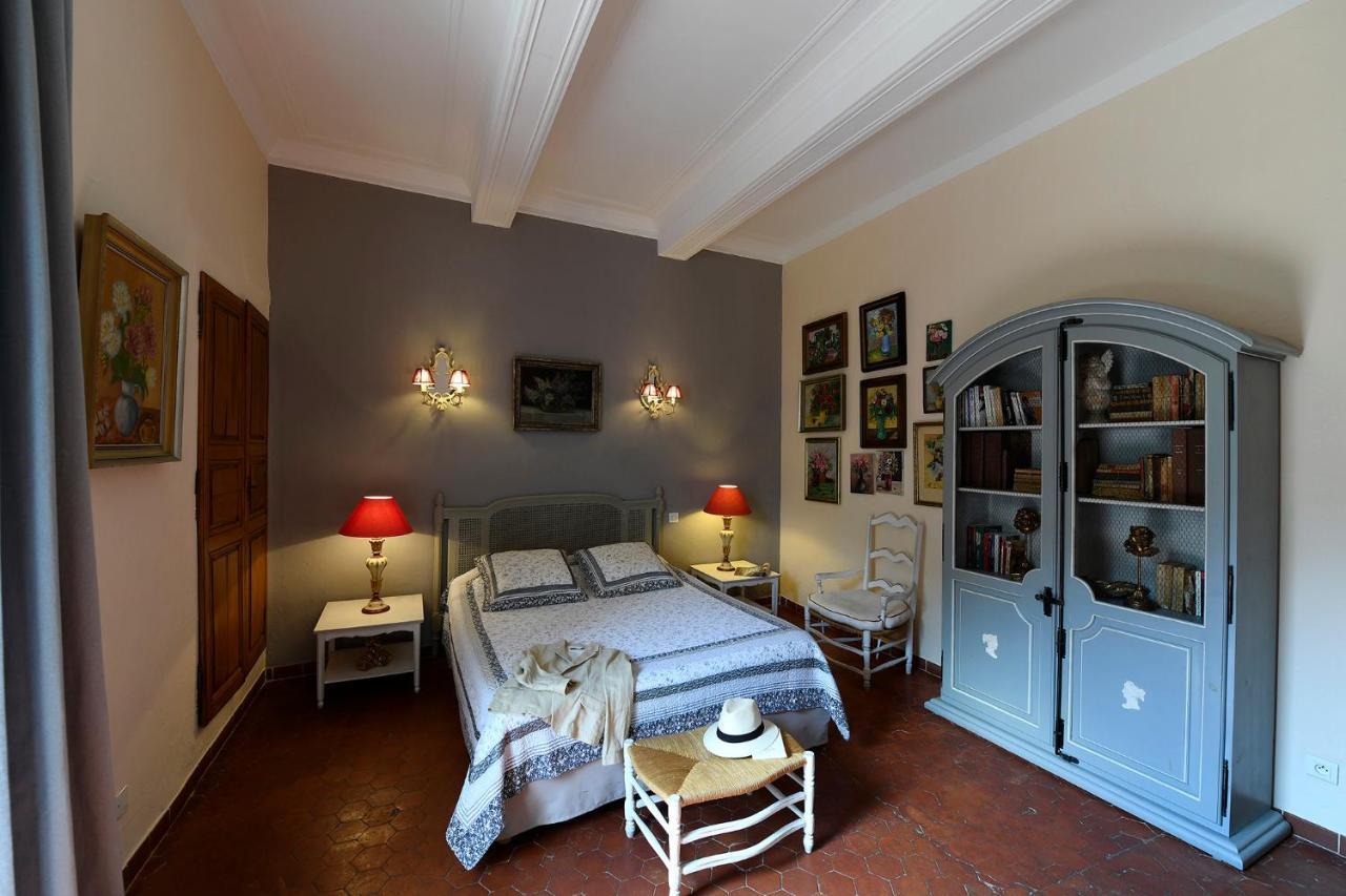 Les Chambres Du Vieux Bistrot Cabrieres-d'Avignon Bagian luar foto
