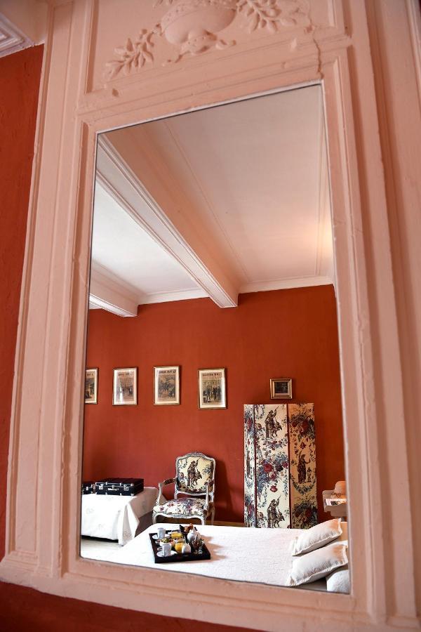 Les Chambres Du Vieux Bistrot Cabrieres-d'Avignon Bagian luar foto