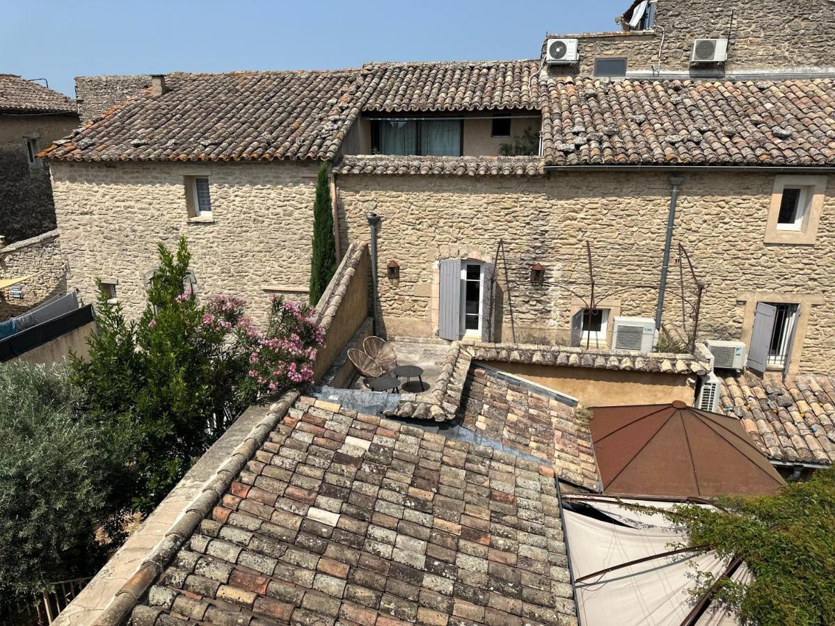 Les Chambres Du Vieux Bistrot Cabrieres-d'Avignon Bagian luar foto